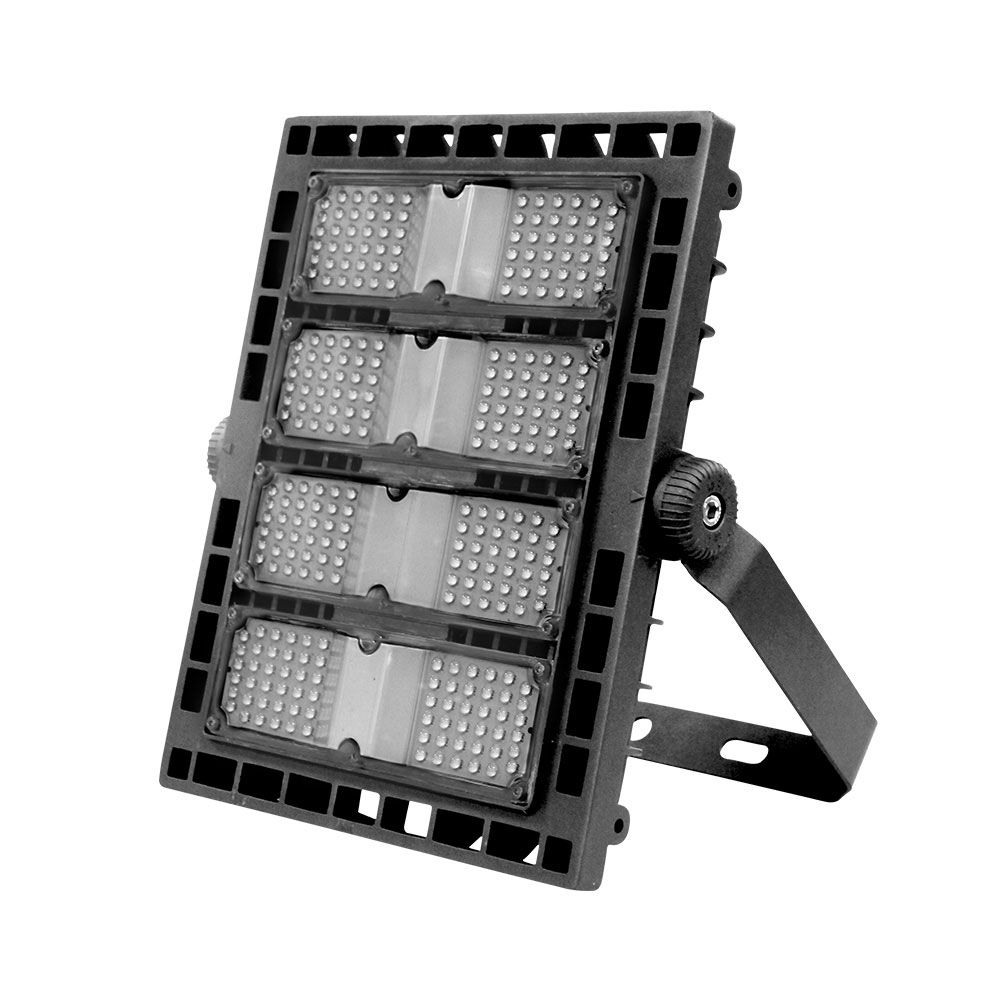 PROYECTOR LED 240W 100-240V 30.000HS LUZ CALIDA 3000K-21600LM IP65 (CONEC. A TIERRA P/GARANTIA)