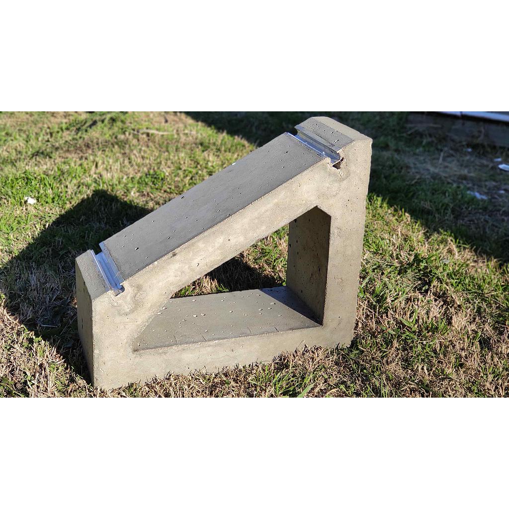 SOPORTE DE HORMIGON PARA PANELES SOLARES (42 A 44KG) ESPESOR 20CM PARA PANELES DE 72 CELDAS HORIZONTALES A 28grados